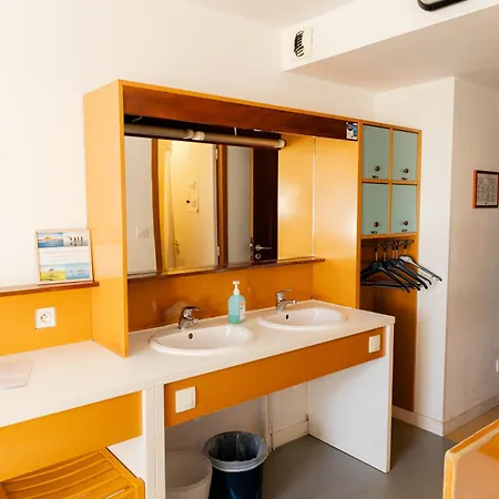 Auberge De Jeunesse Hi Cancale Room photo